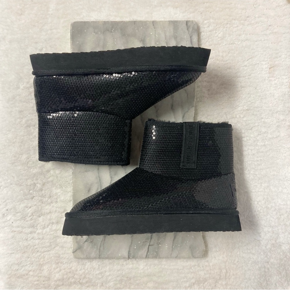 Juicy Couture O’clock Sequin Ankle Booties Size 7 Black New